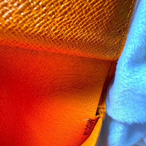 Louis Vuitton Orange Epi Leather Bifold Wallet – Vintage - Picture 12 of 13